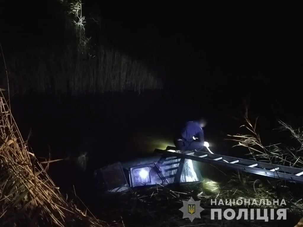 На Одещині за добу потонуи 2 авто На Одещині за добу потонуи 2 авто