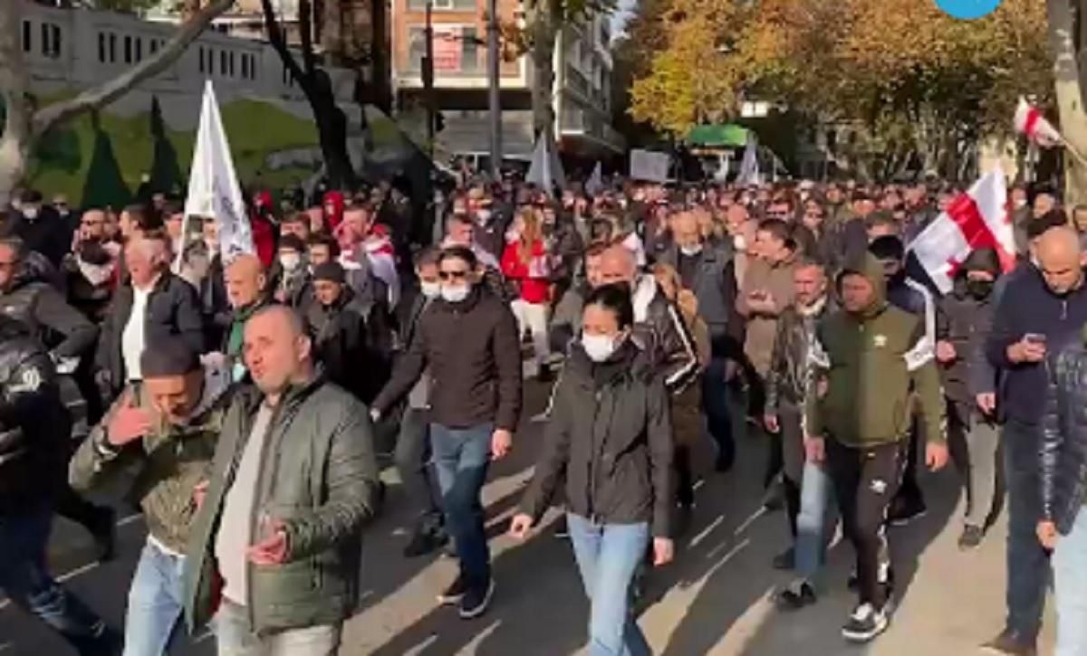 У Грузії опозиція продовжує протест через вивезення Саакашвілі з в'язниці - Грузія новини - 24 Канал У Грузії опозиція продовжує протест через вивезення Саакашвілі з в'язниці - Грузія новини - 24 Канал