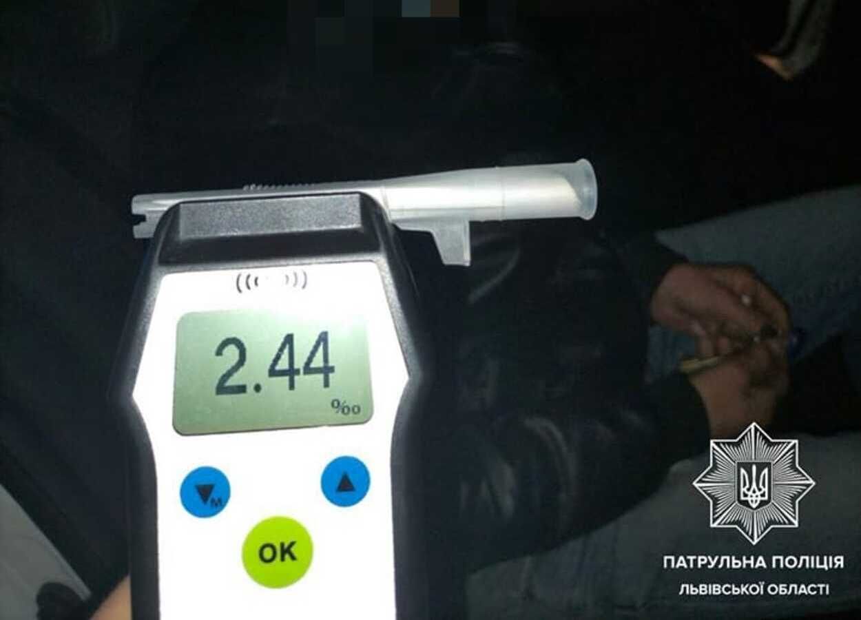 Вчинив 3 ДТП менше ніж за 20 хвилин: дуже п'яного водія затримав відчайдушний львів'янин - Новини Львова - Львів Вчинив 3 ДТП менше ніж за 20 хвилин: дуже п'яного водія затримав відчайдушний львів'янин - Новини Львова - Львів