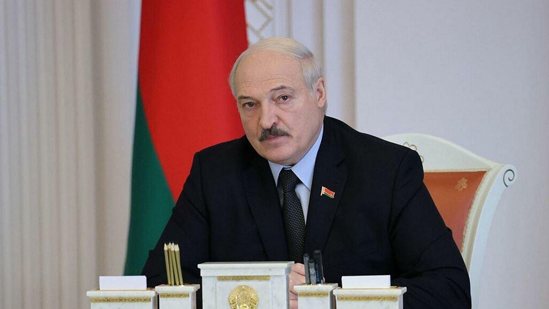 Знайшли діру в Білорусі, – Лукашенко запевняє, що літаки "Белавіа" не завозили мігрантів - новини Білорусь - 24 Канал