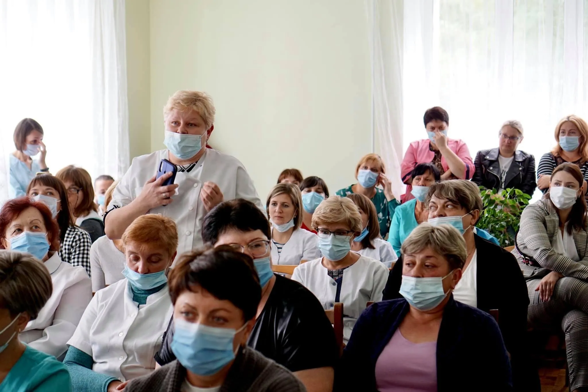 Не отримують зарплату з літа: медики на Львівщині готові оголосити голодування
