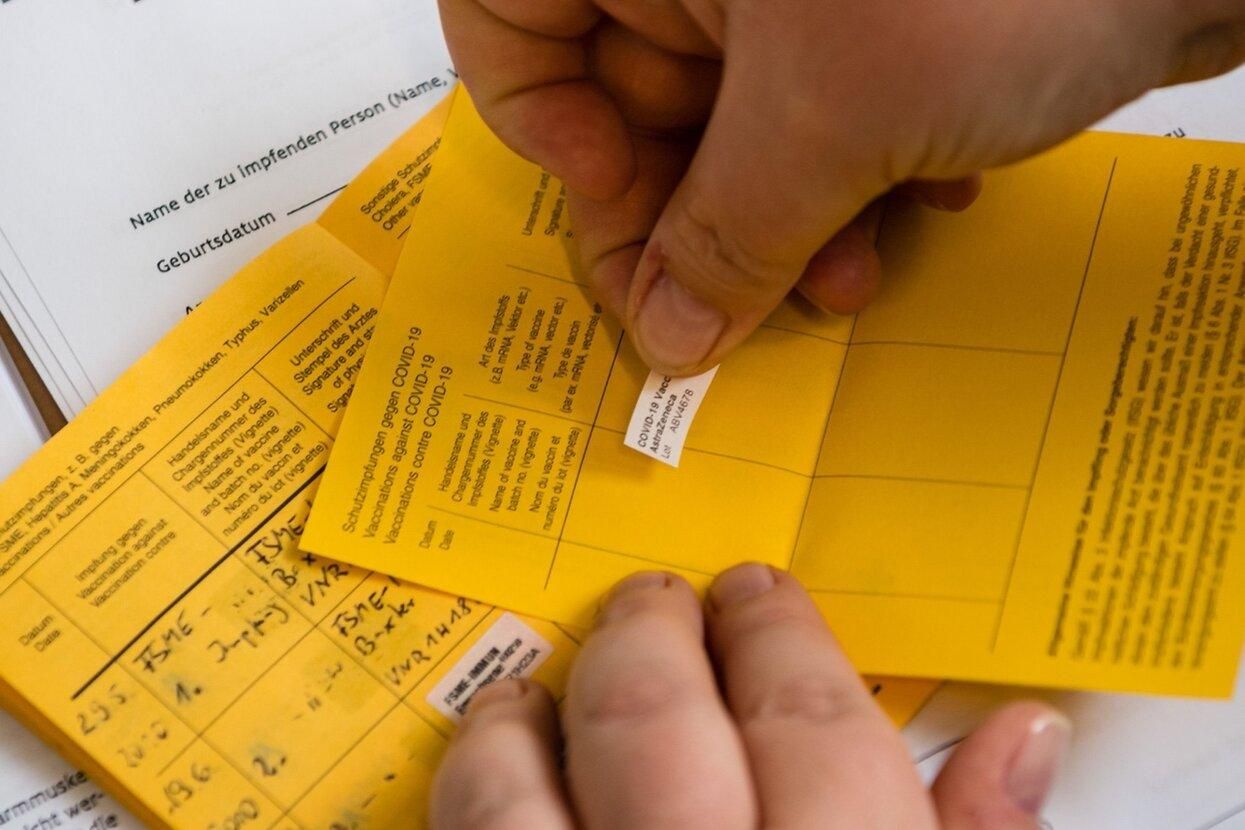 На Прикарпатті у вчителів навчальних закладів виявили підроблені COVID-сертифікати - Новини Івано-Франківська - Освіта На Прикарпатті у вчителів навчальних закладів виявили підроблені COVID-сертифікати - Новини Івано-Франківська - Освіта