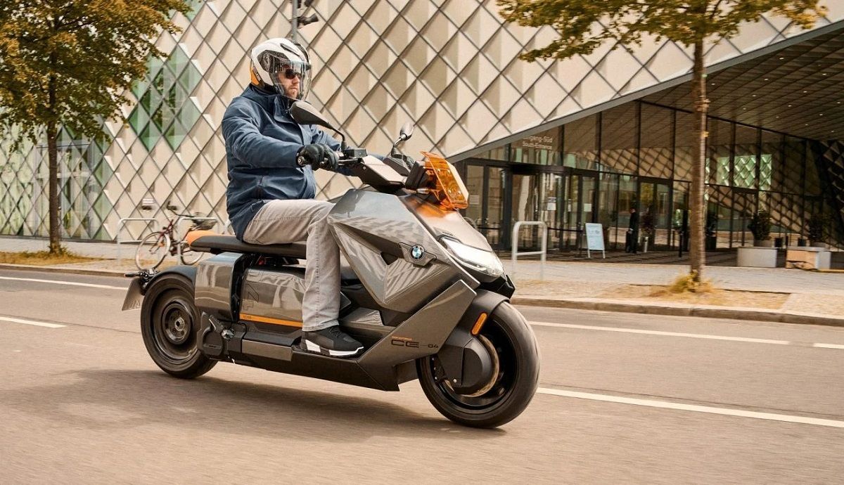 Футуристичний концепт електромотоцикла CE 04 від BMW пішов у серійне виробництво - Новини технологій - Техно