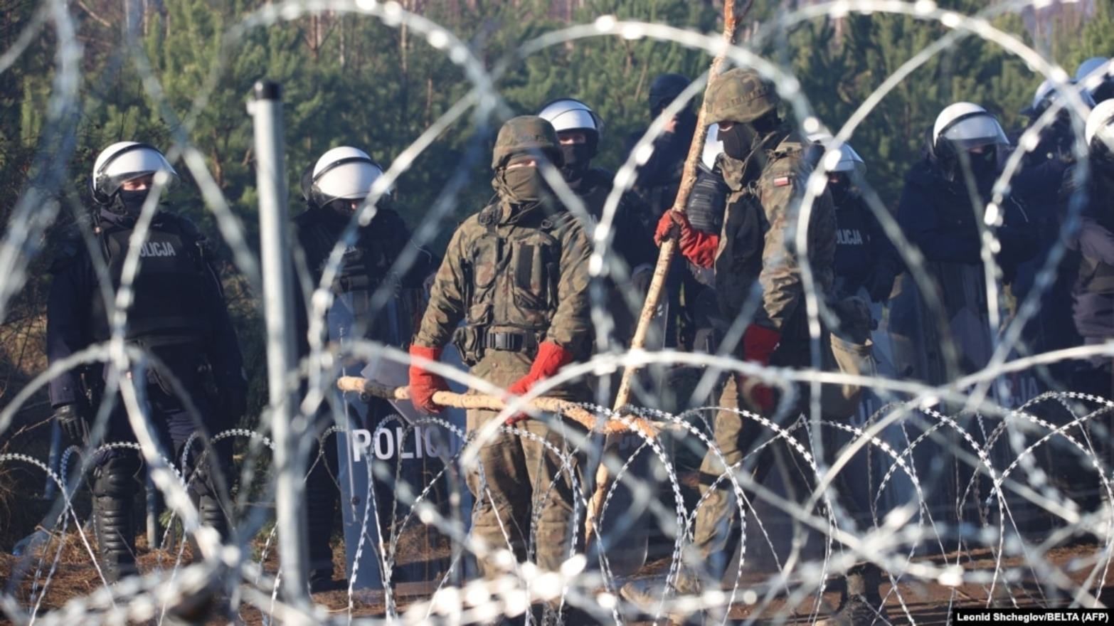 В Польше сообщили о смерти 14-летнего подростка в лагере мигрантов: Беларусь отрицает В Польше сообщили о смерти 14-летнего подростка в лагере мигрантов: Беларусь отрицает