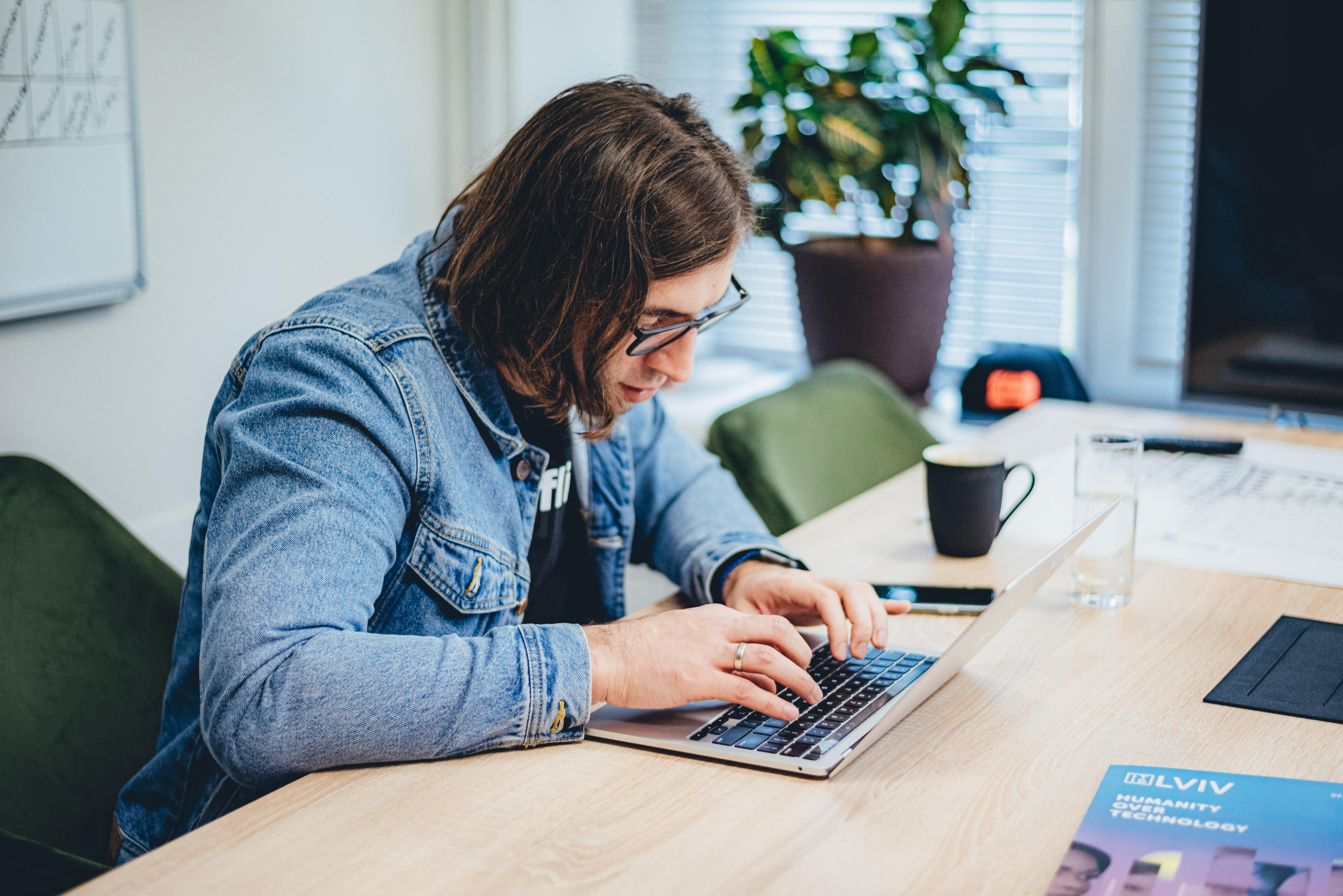 Очільник Львівського IT Кластера Степан Веселовський розповів про переваги профтехосвіти – 24 канал Очільник Львівського IT Кластера Степан Веселовський розповів про переваги профтехосвіти – 24 канал