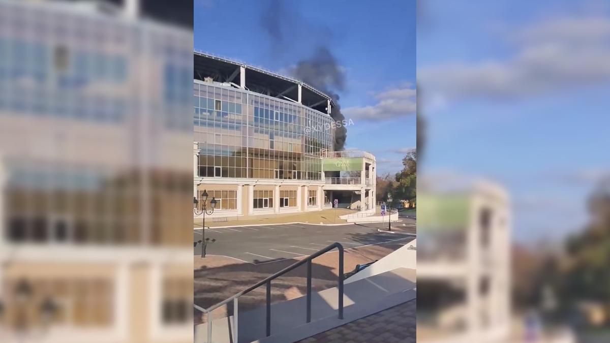 Сталась пожежа на стадіоні "Чорноморець" в Одесі: відео загоряння - Україна новини - 24 Канал Сталась пожежа на стадіоні "Чорноморець" в Одесі: відео загоряння - Україна новини - 24 Канал