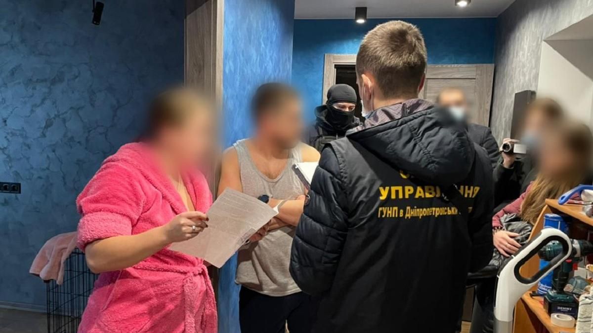 Продавали товары, которых не было: в Днепре разоблачили интернет-мошенников
Продавали товары, которых не было: в Днепре разоблачили интернет-мошенников