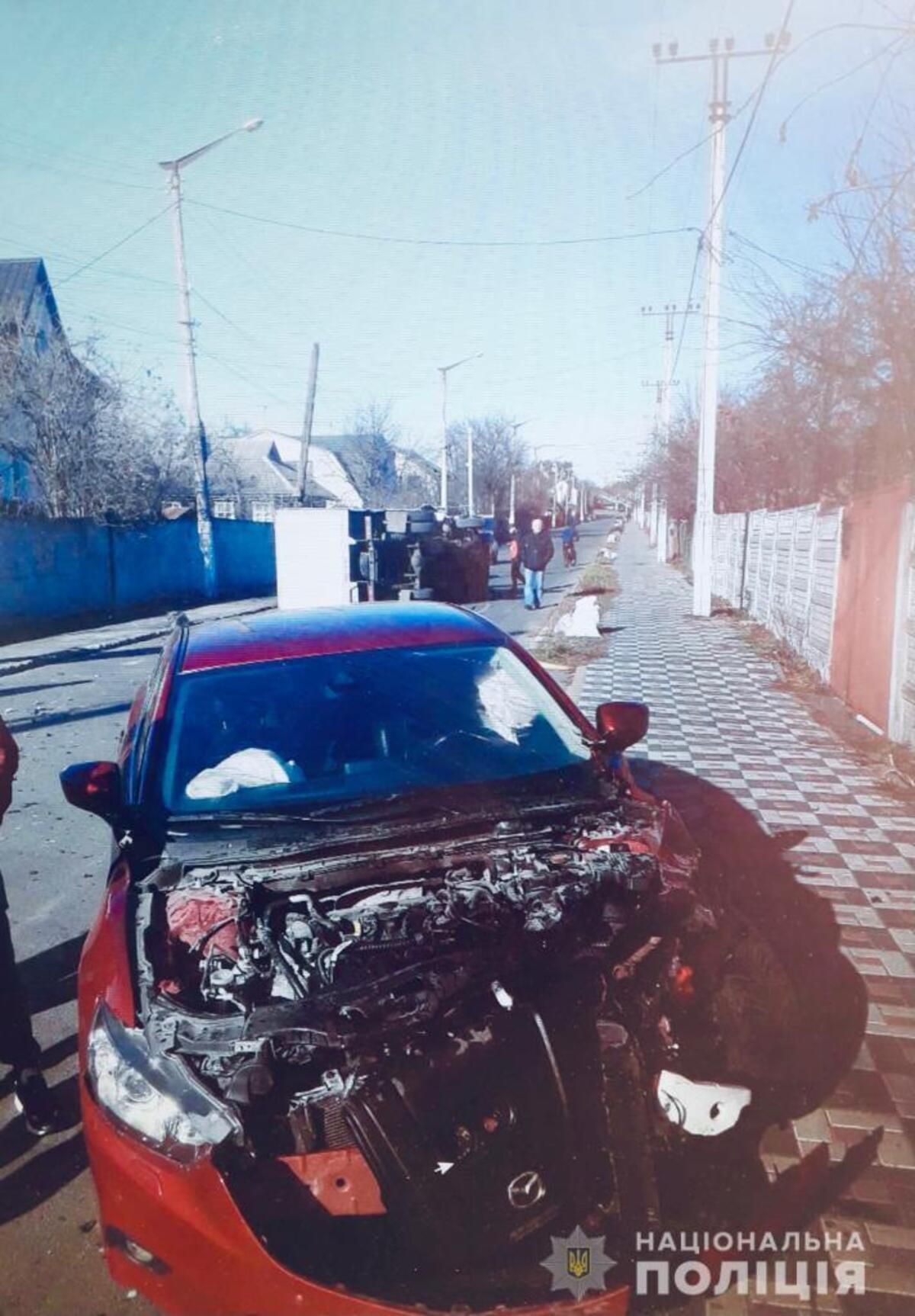 У Бучі вантажівка з хлібом перекинулася через викрутаси легковика на дорозі - Київ У Бучі вантажівка з хлібом перекинулася через викрутаси легковика на дорозі - Київ