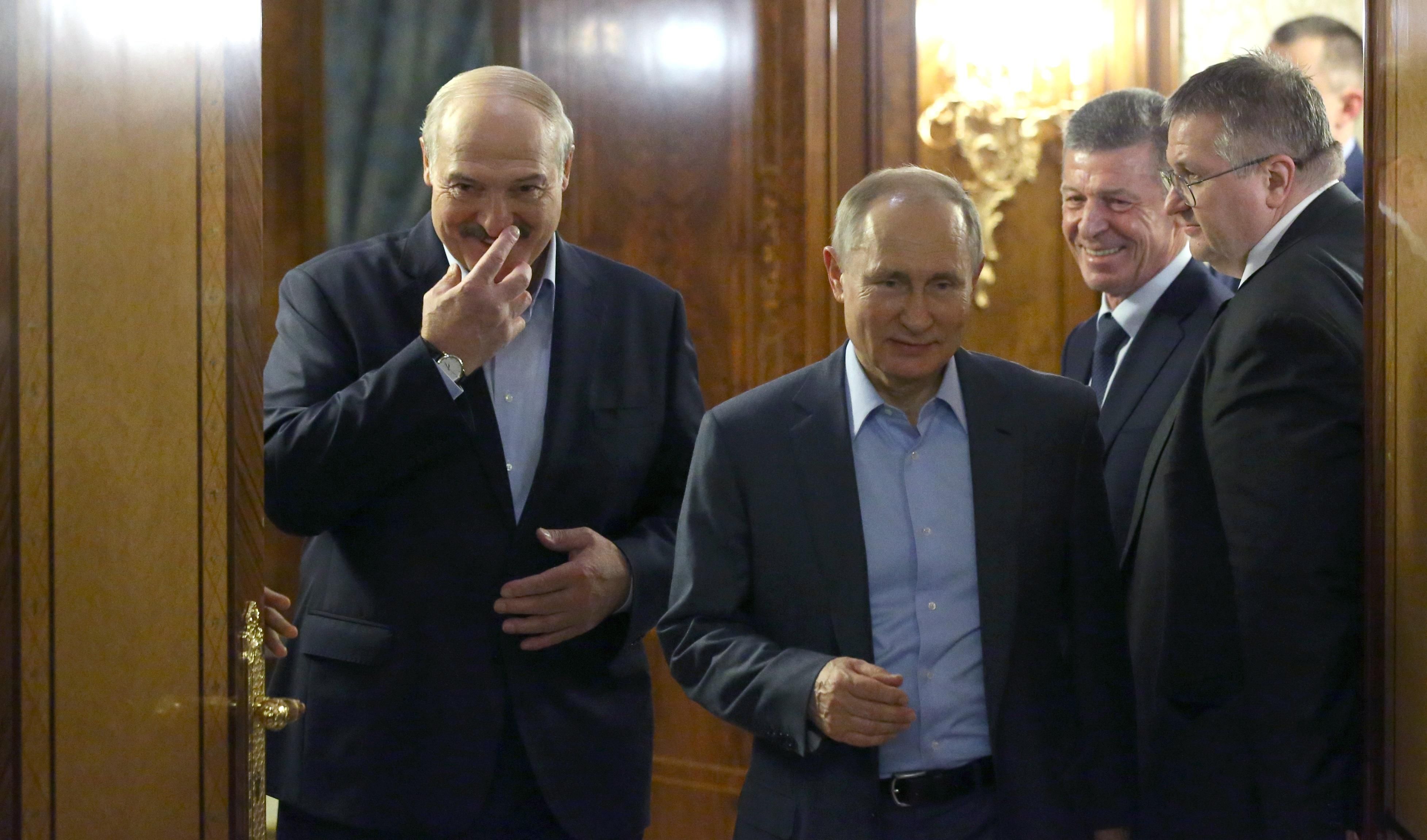 Крючок Кремля: что общего между мигрантами и танками на Донбассе - новости Беларусь - 24 Канал Крючок Кремля: что общего между мигрантами и танками на Донбассе - новости Беларусь - 24 Канал