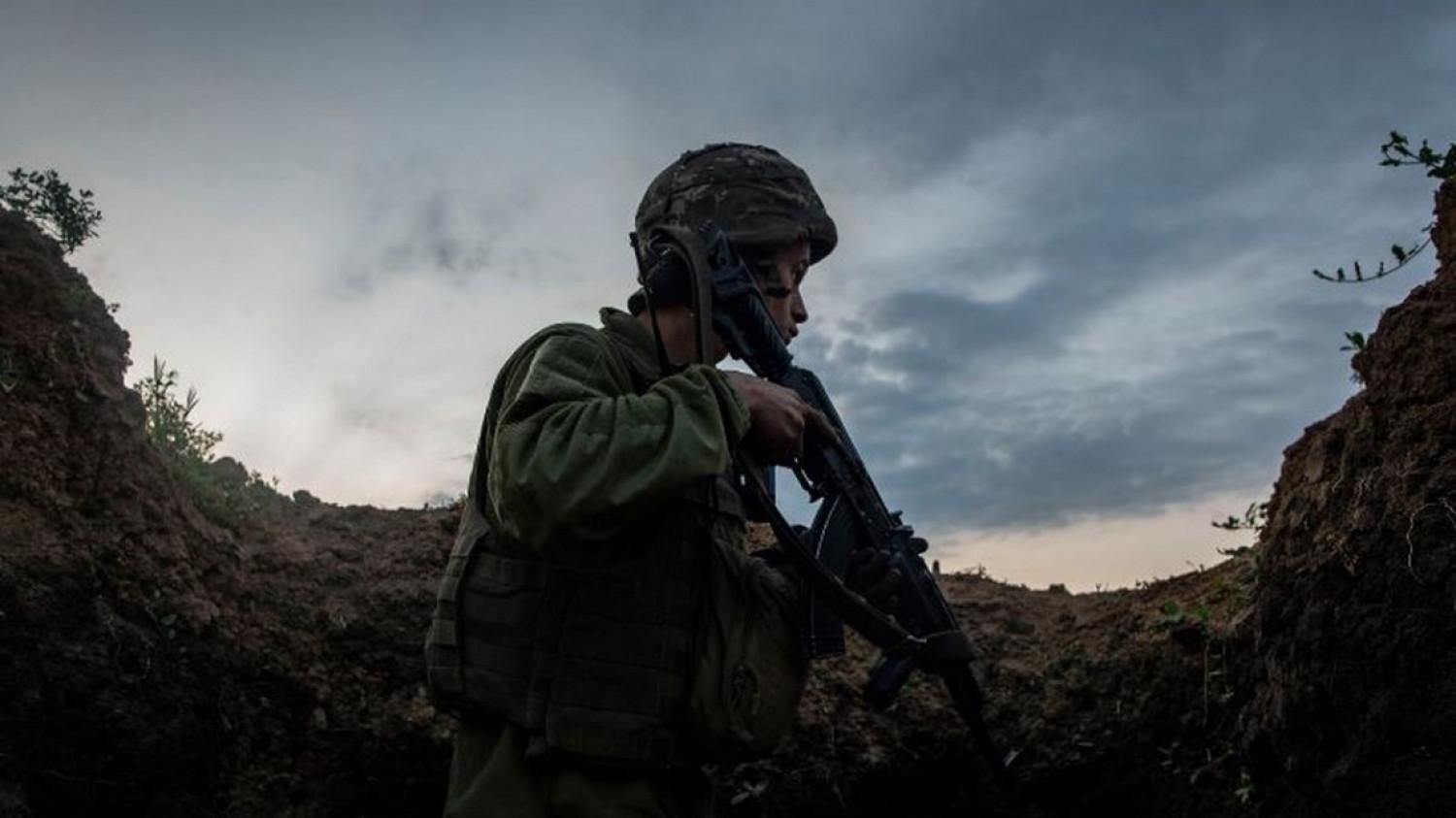 Окупанти гатили по наших позиціях на Донбасі: наш захисник отримав поранення - Новини Росії і України - 24 Канал Окупанти гатили по наших позиціях на Донбасі: наш захисник отримав поранення - Новини Росії і України - 24 Канал