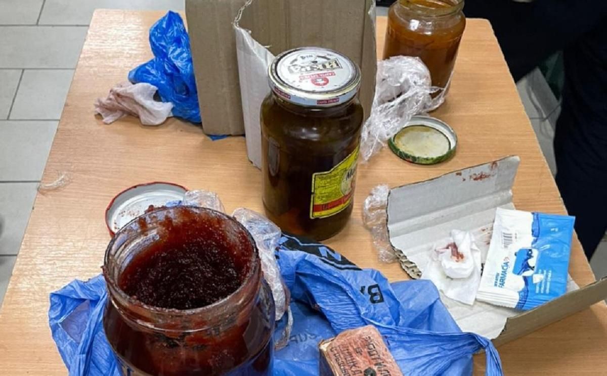 Тротил в варенье: пограничники предотвратили контрабанду взрывчатки из оккупированного Крыма Тротил в варенье: пограничники предотвратили контрабанду взрывчатки из оккупированного Крыма