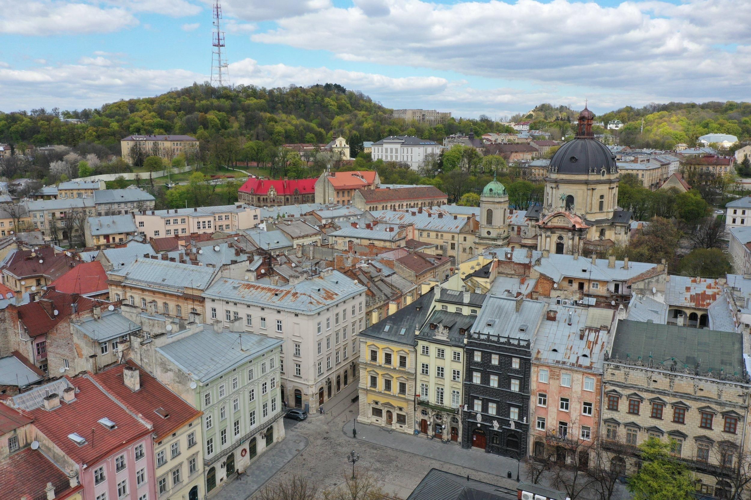 Несмотря на пандемию: во Львове в этом году более чем вдвое возросло количество туристов