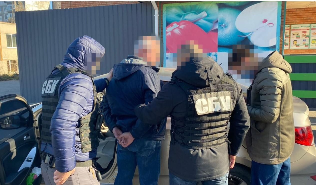 "Торговали" разрешениями на оружие: в Нацполиции Кировоградщины разоблачили коррупционную схему "Торговали" разрешениями на оружие: в Нацполиции Кировоградщины разоблачили коррупционную схему