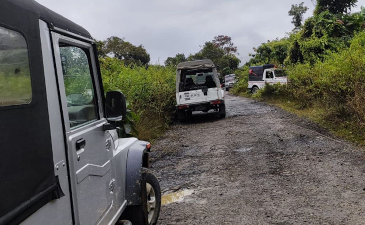 В Индии террористы атаковали конвой сухопутных войск: среди погибших семья с ребенком В Индии террористы атаковали конвой сухопутных войск: среди погибших семья с ребенком