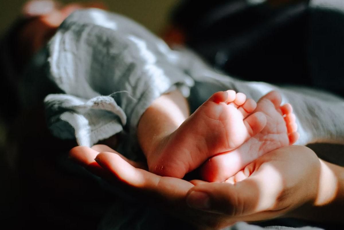 Из носа пошла кровь: под Тернополем при загадочных обстоятельствах умер одномесячный малыш