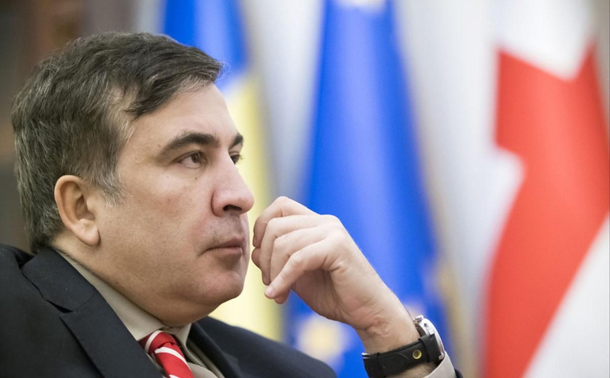 "Не смог встать с постели": в тюрьму Саакашвили пригнали реанимобиль