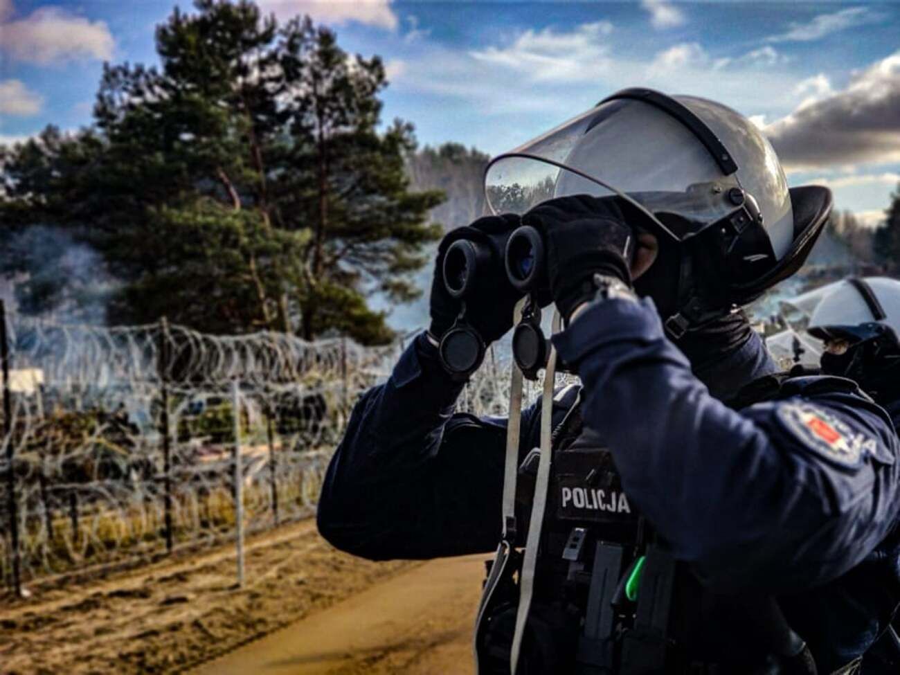 Снова неспокойная ночь на границе: в Польшу прорвались 50 мигрантов из Беларуси Снова неспокойная ночь на границе: в Польшу прорвались 50 мигрантов из Беларуси