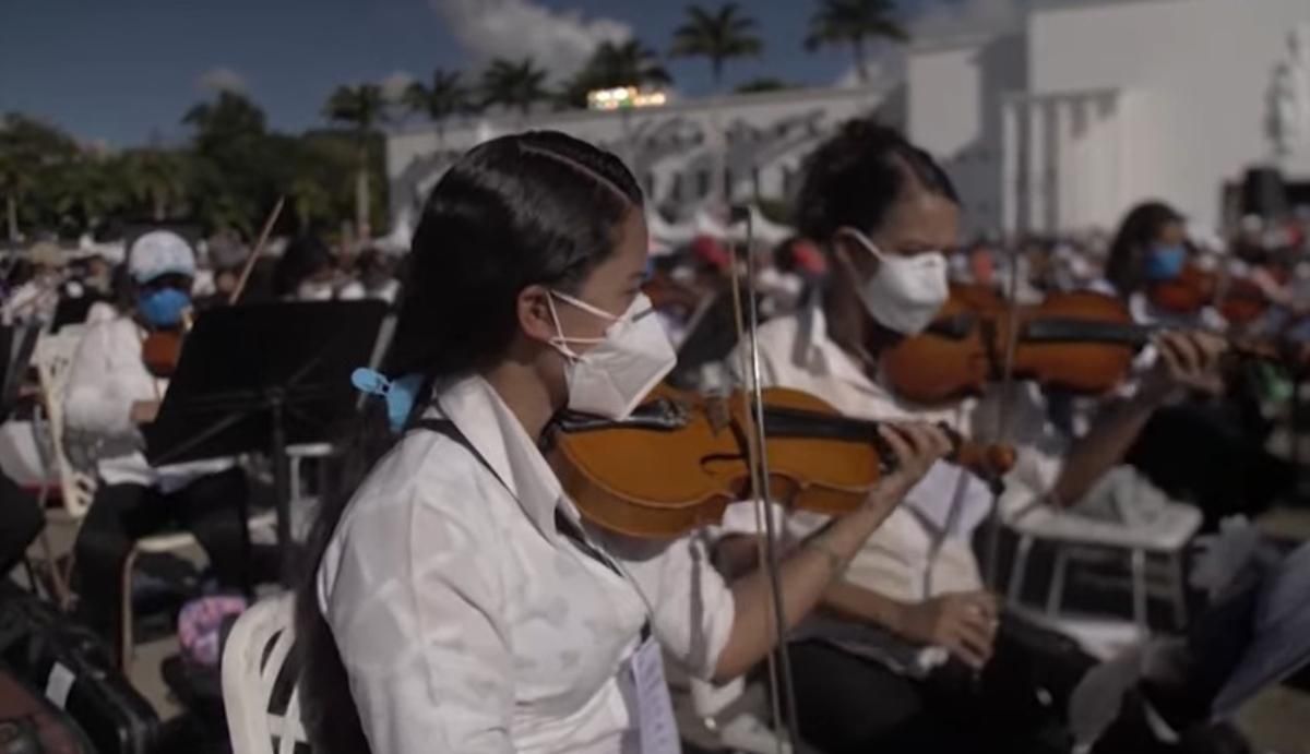 У Венесуелі спробували побити музичний рекорд Росії - 24 Канал У Венесуелі спробували побити музичний рекорд Росії - 24 Канал