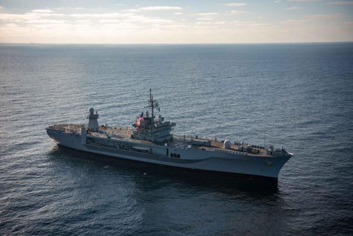 Флагманський корабель флоту США Mount Whitney покидає Чорне море: фото - Україна новини - 24 Канал