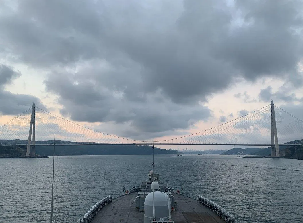 Флагман ВМС США вирушає з Чорного моря