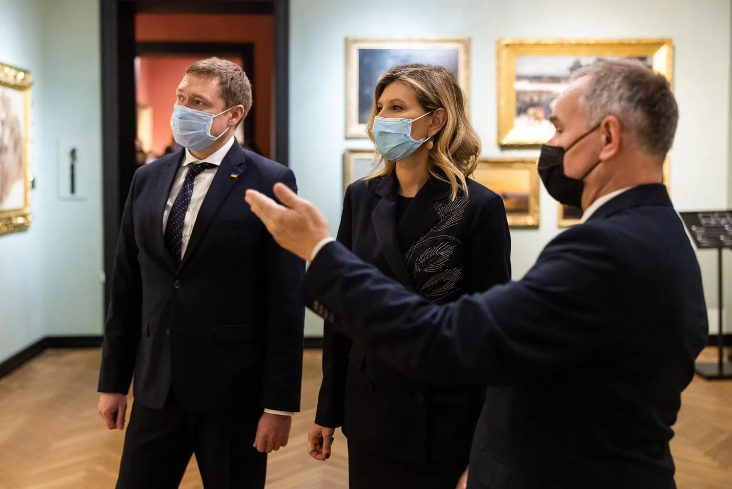 Олена Зеленська у львівському музеї Олена Зеленська у львівському музеї