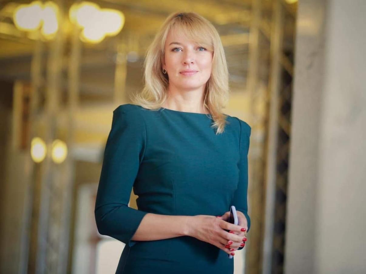 Хто це така Олена Шуляк – біографія нової голови партії Слуга народу Хто це така Олена Шуляк – біографія нової голови партії Слуга народу