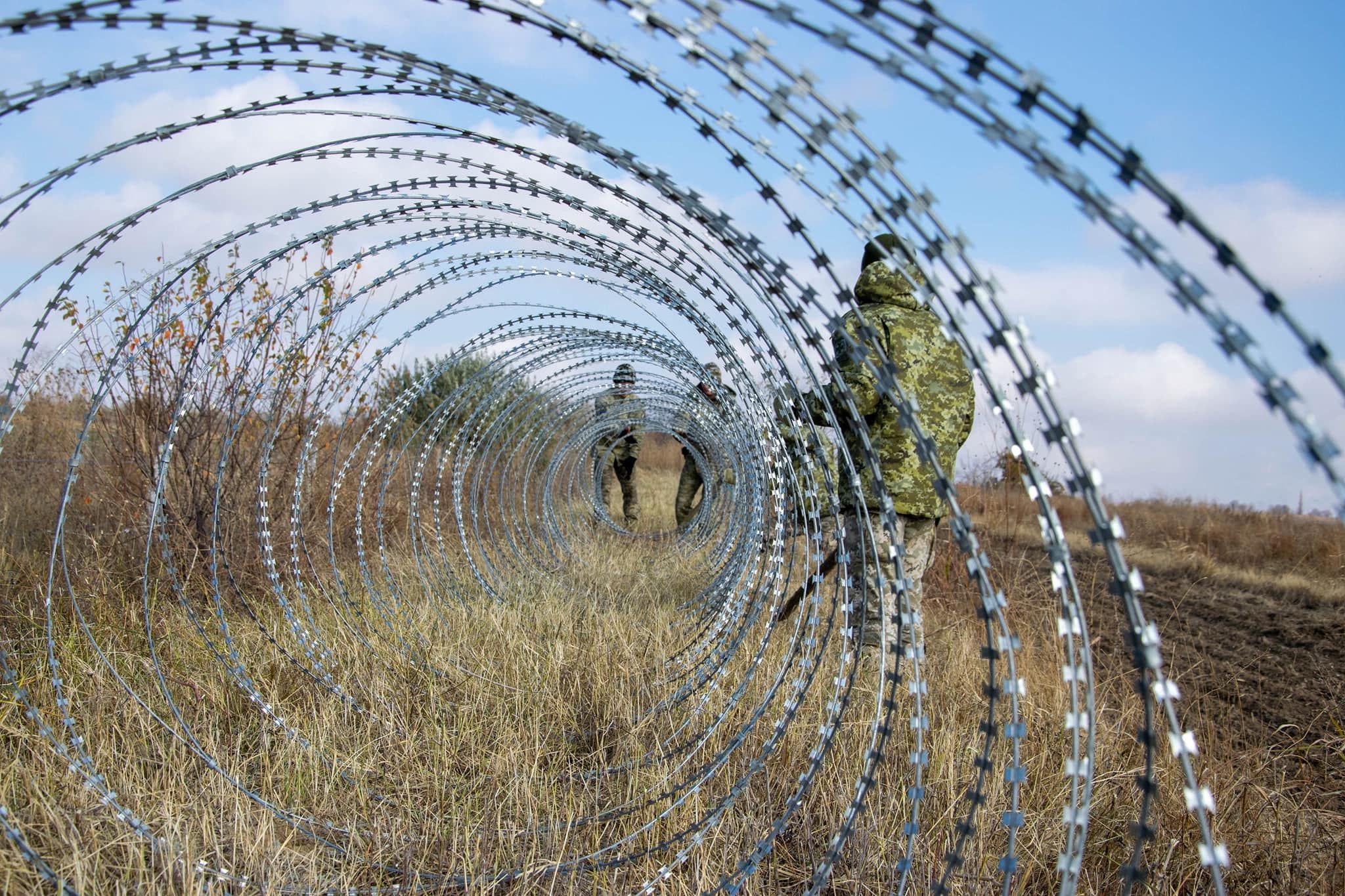 У МВС пояснили, як діятимуть, якщо мігранти з Білорусі таки прорвуться в Україну - 24 Канал