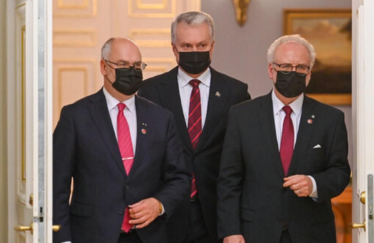 Страны Балтии обвинили режим Лукашенко в "торговле людьми"