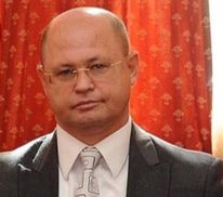 "Сорвало крышу": СМИ узнали имя киевлянина, который швырял в чужие авто бутылки из окна