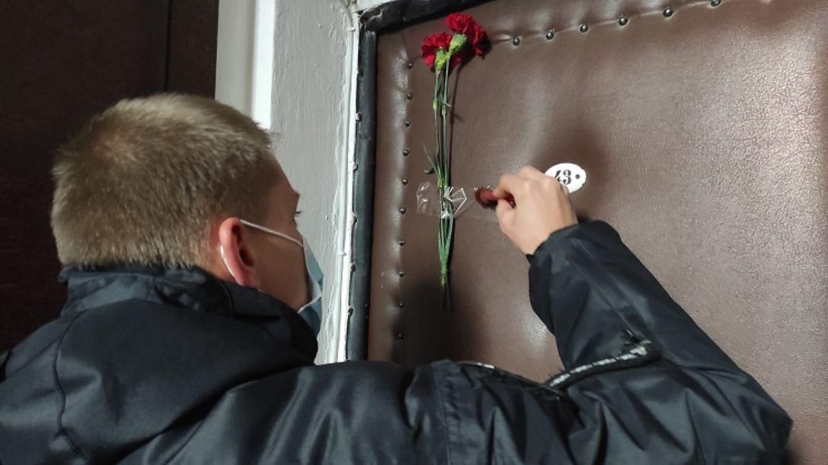 Нож и 2 гвоздики: активисту, который борется с незаконной застройкой Киева, прислали угрозу Нож и 2 гвоздики: активисту, который борется с незаконной застройкой Киева, прислали угрозу