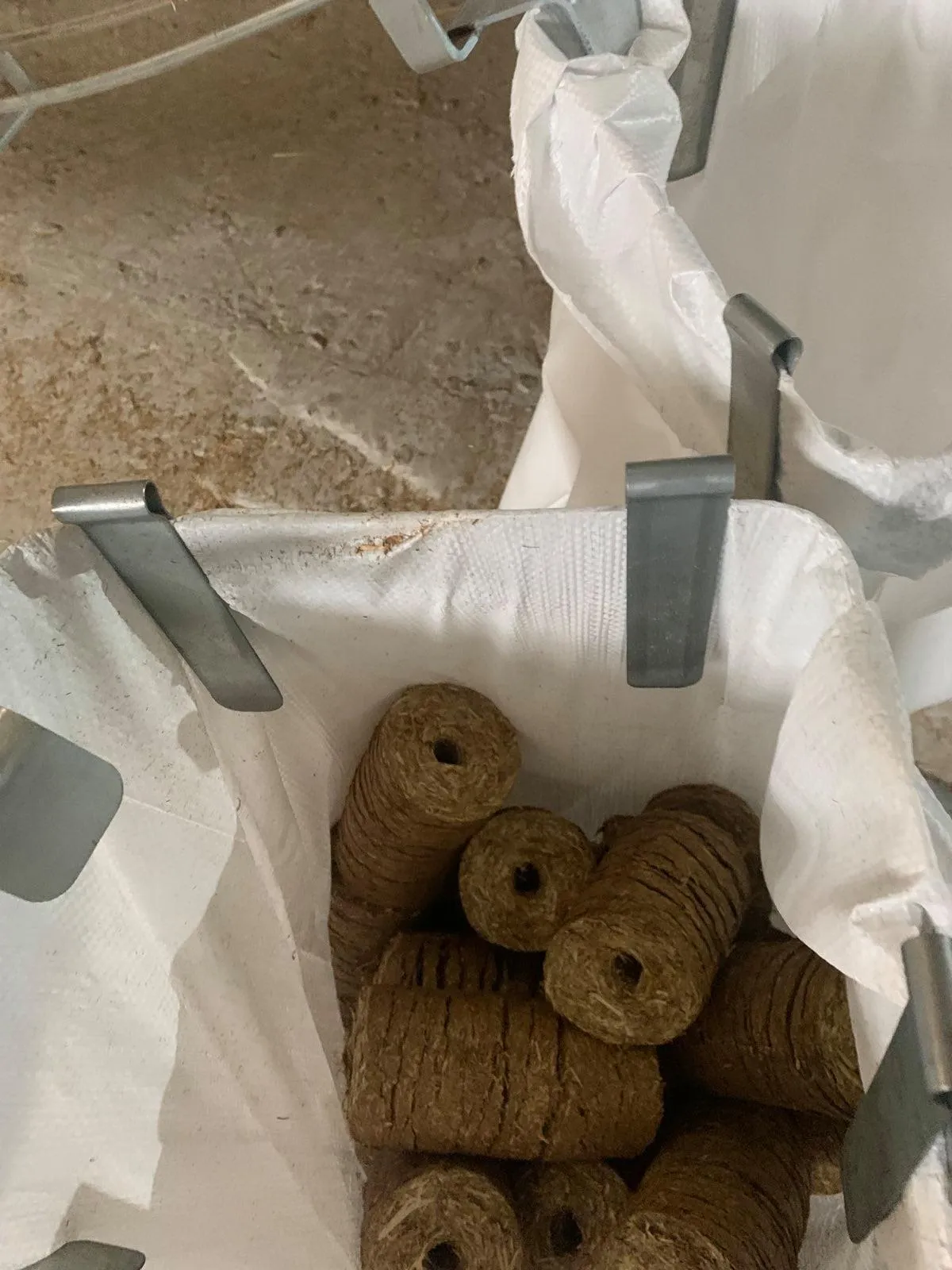 брикети з соломи брикети з соломи