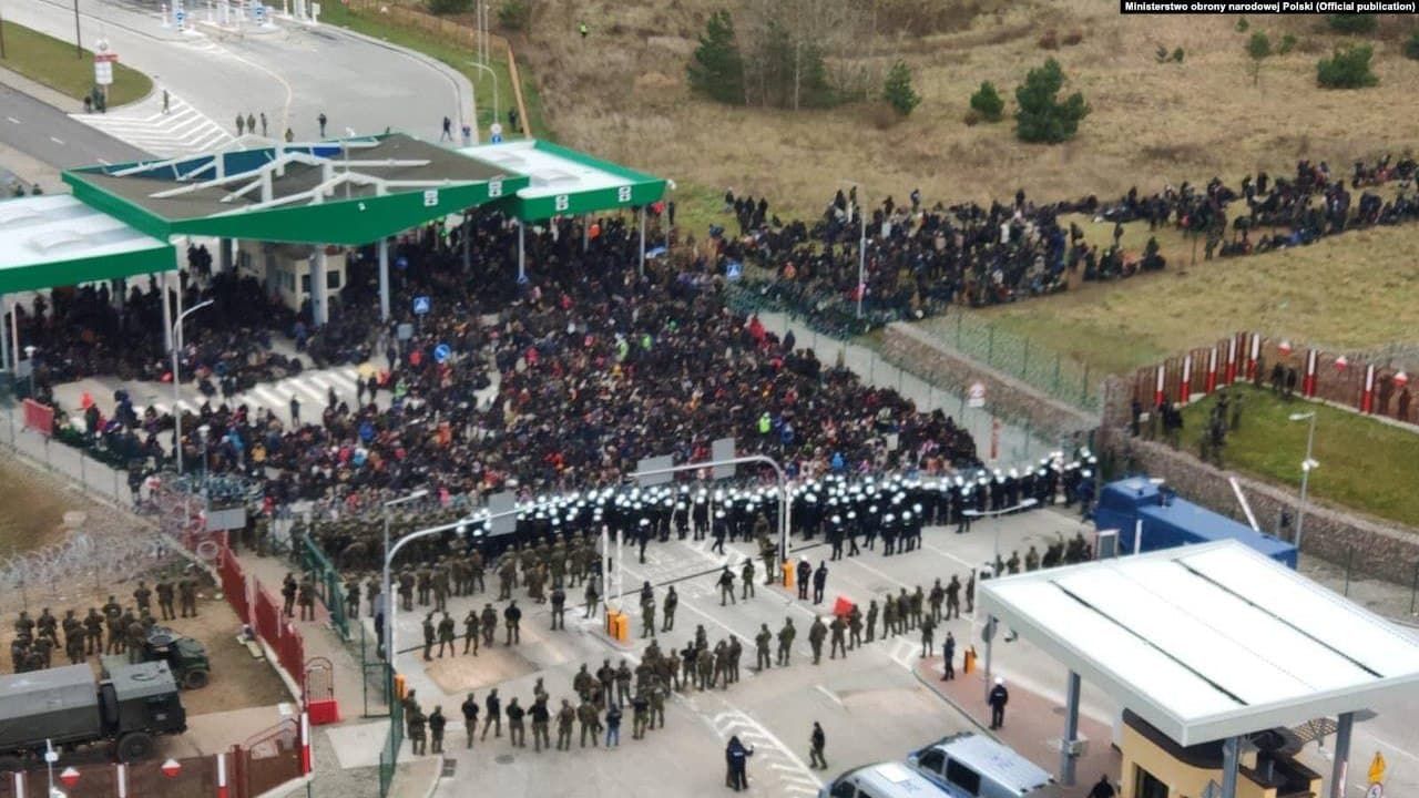 Миграционный кризис на границе Польши становится напряженнее: Москва готова к повышению ставок Миграционный кризис на границе Польши становится напряженнее: Москва готова к повышению ставок