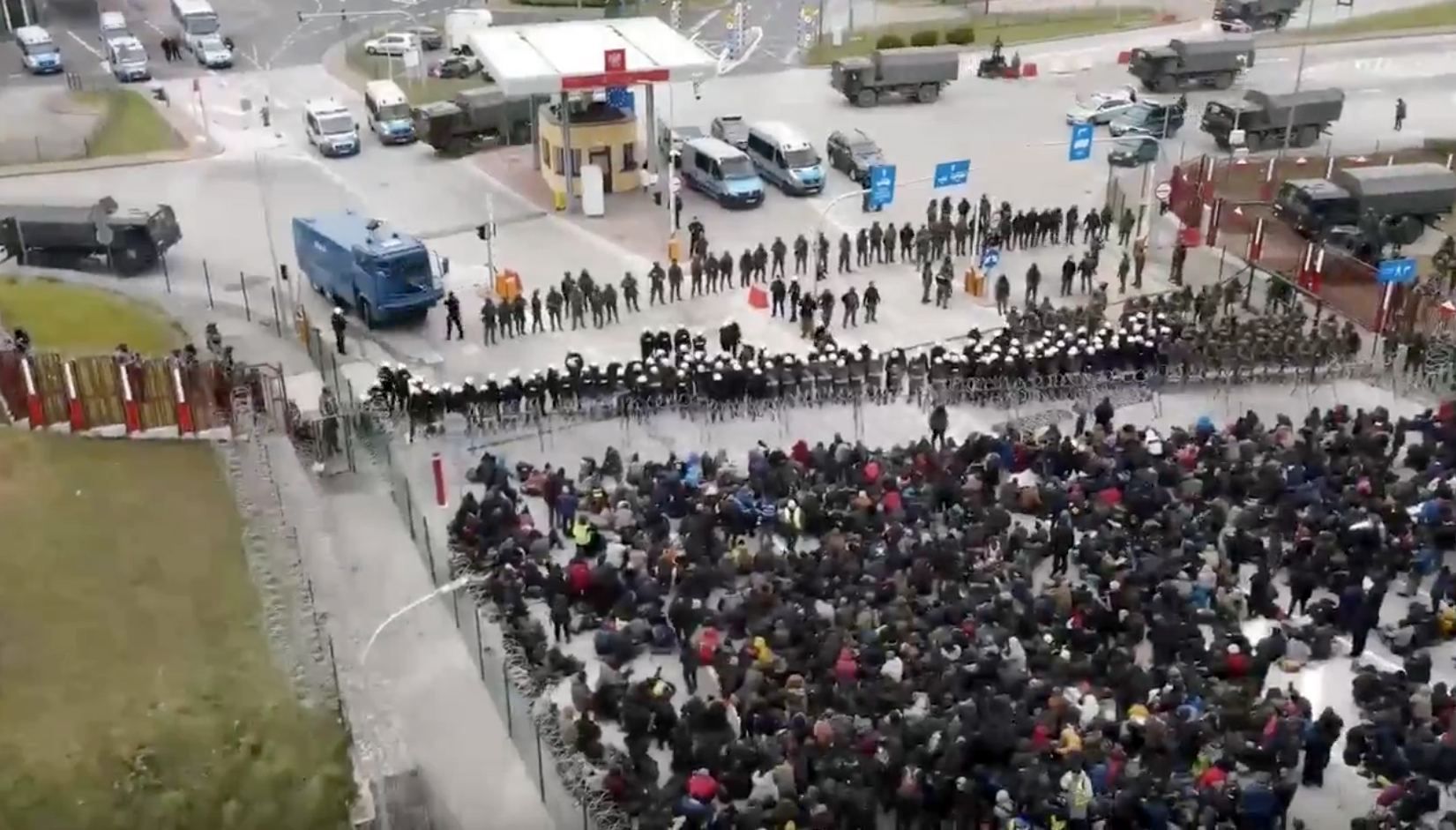 "Торгують людьми": Білорусь продовжує міграційні баталії - новини Білорусь - 24 Канал