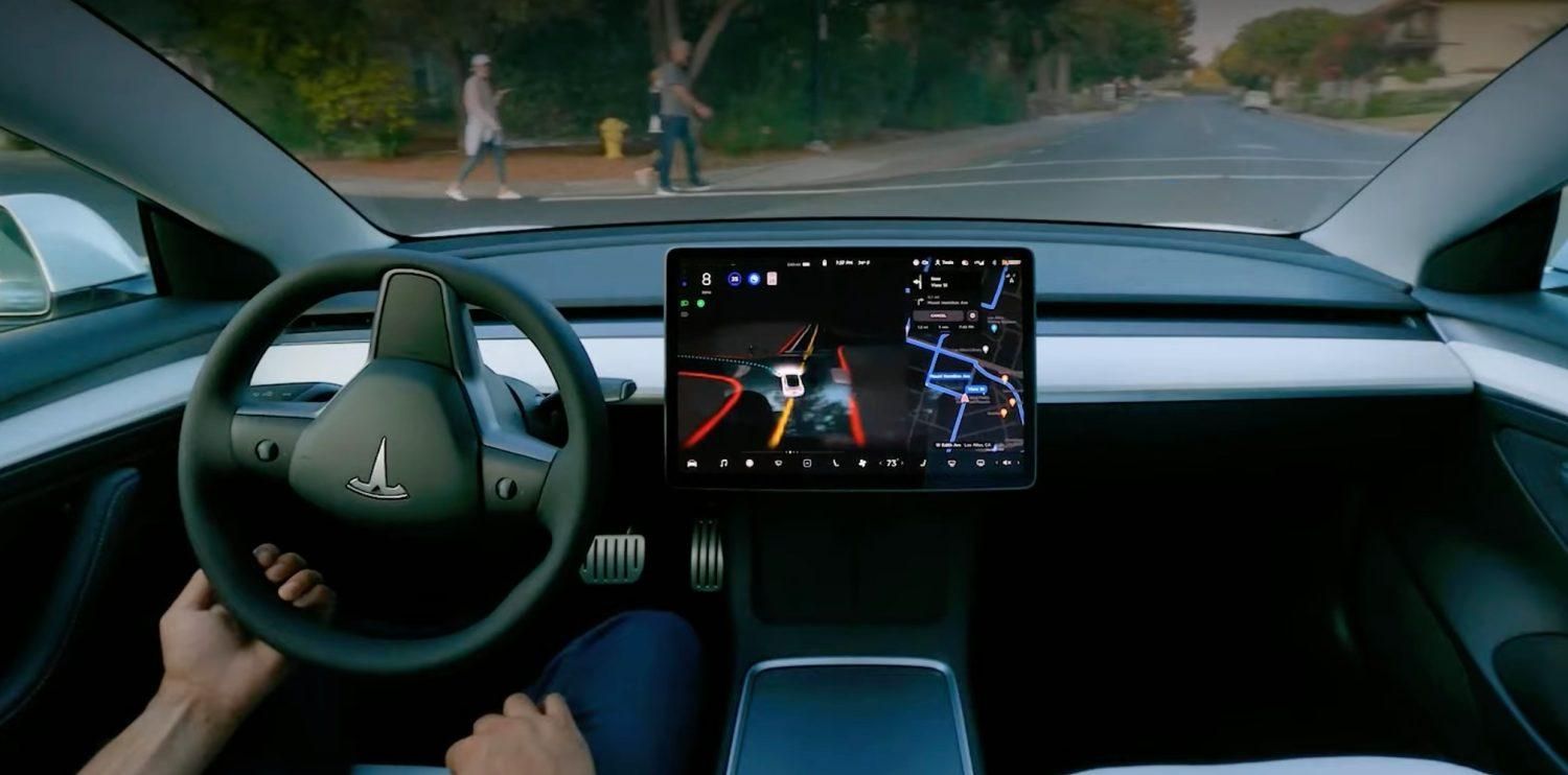Восстание машин: Tesla попала в аварию по вине автопилота, не передавшему управление водителю