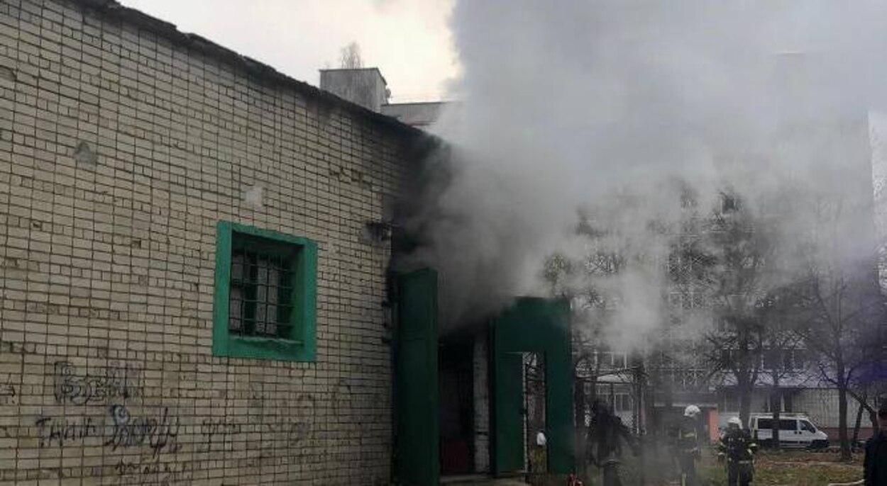 Во Львовской области загорелся центральный теплопункт: фото и видео с места пожара