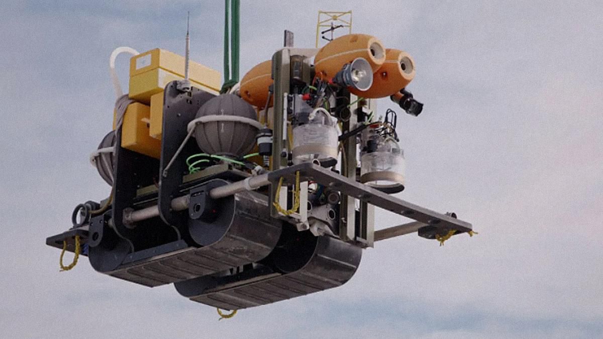 Подводный исследовательский ровер подняли со дна моря после семи лет работы Подводный исследовательский ровер подняли со дна моря после семи лет работы