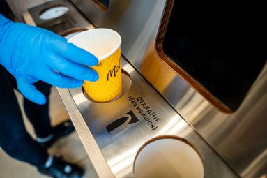 Довкілля у захваті: як МакДональдз дарує нове життя використаним стаканчикам