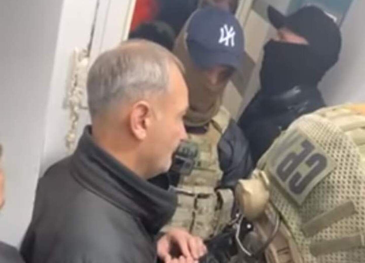 СБУ проводит обыски у известного львовского антивакцинатора Остапа Стахива СБУ проводит обыски у известного львовского антивакцинатора Остапа Стахива