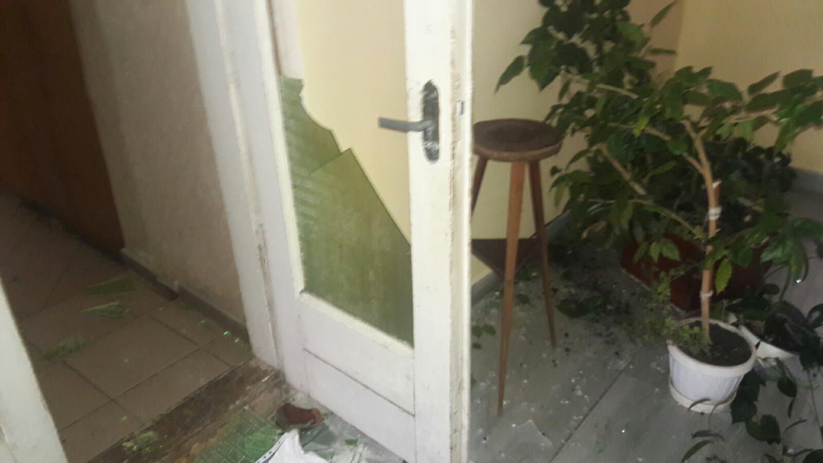 На Львовщине неадекватный мужчина разгромил больницу и жестоко избил всех пациентов На Львовщине неадекватный мужчина разгромил больницу и жестоко избил всех пациентов