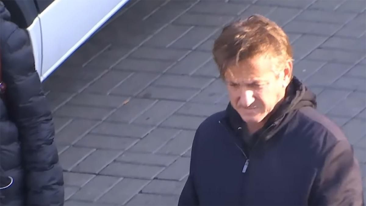 Володаря Оскарів Шона Пенна заскочили в Києві: перші фото