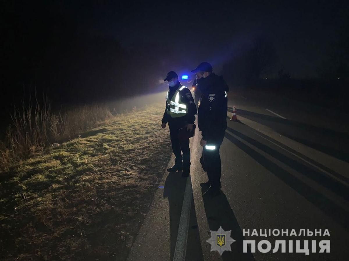 Жінка з дітьми впала з велосипеда на Чернігівщині: загинула дівчинка - Свіжі новини Чернігова - 24 Канал