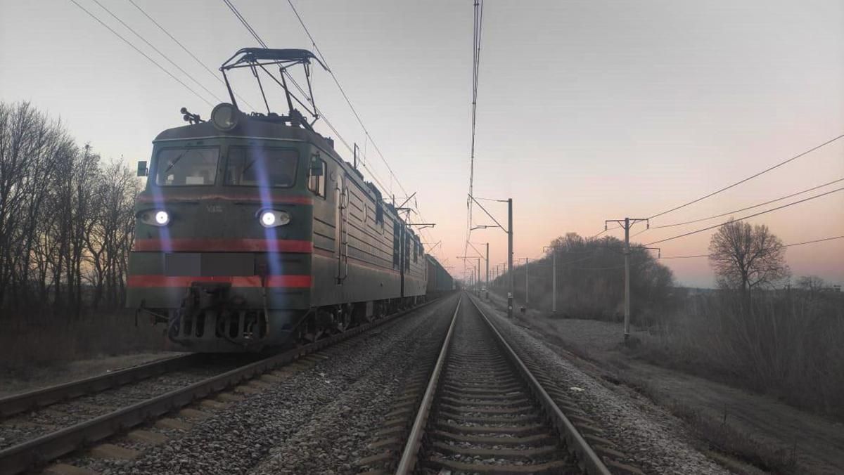 Под Харьковом женщину сбили сразу 2 поезда: как это случилось