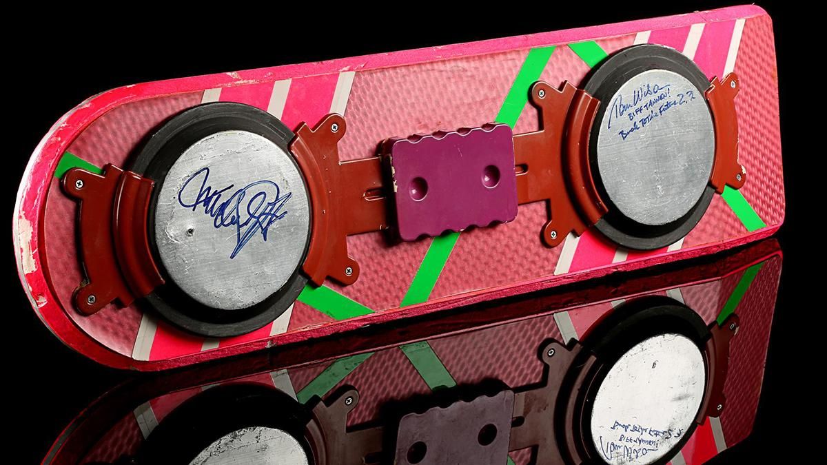 Говерборд Марті МакФлая з фільму "Назад у Майбутнє" продали на аукціоні - Новини технологій - Техно Говерборд Марті МакФлая з фільму "Назад у Майбутнє" продали на аукціоні - Новини технологій - Техно