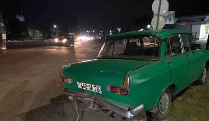 На Львівщині некерований трактор в'їхав у 3 автівки: водієві стало погано за кермом На Львівщині некерований трактор в'їхав у 3 автівки: водієві стало погано за кермом