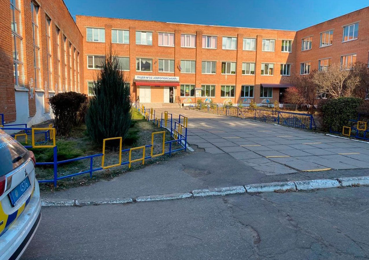 В Полтаве ученик посреди урока распылил газовый баллончик: подробности инцидента В Полтаве ученик посреди урока распылил газовый баллончик: подробности инцидента