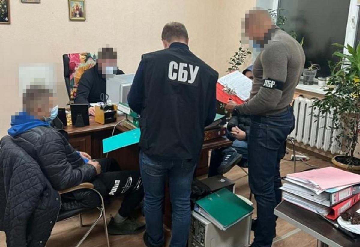 Правоохоронці викрили потужний конвертцентр, через який "відмили" понад пів мільярда гривень - Новини Полтави - 24 Канал