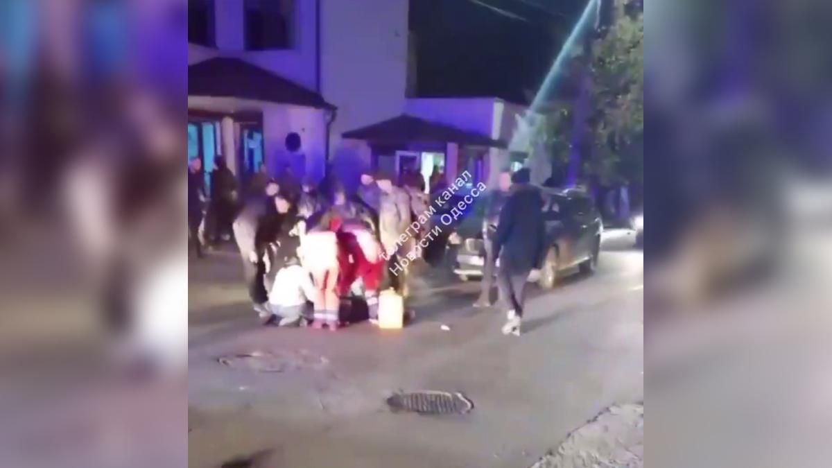 В Одесской области 12-летнюю девочку сбила иномарка: не заметил на переходе В Одесской области 12-летнюю девочку сбила иномарка: не заметил на переходе