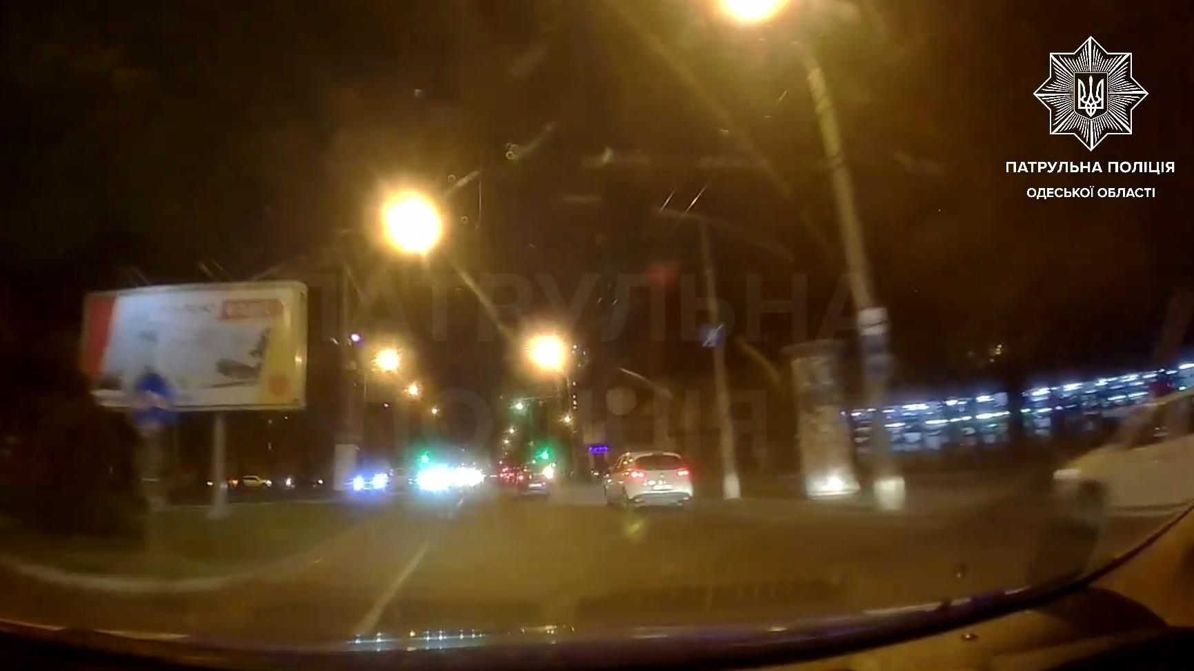 Раптово почала задихатись 2-річна дівчинка: в Одесі патрульні врятували дитину - Україна новини - 24 Канал Раптово почала задихатись 2-річна дівчинка: в Одесі патрульні врятували дитину - Україна новини - 24 Канал