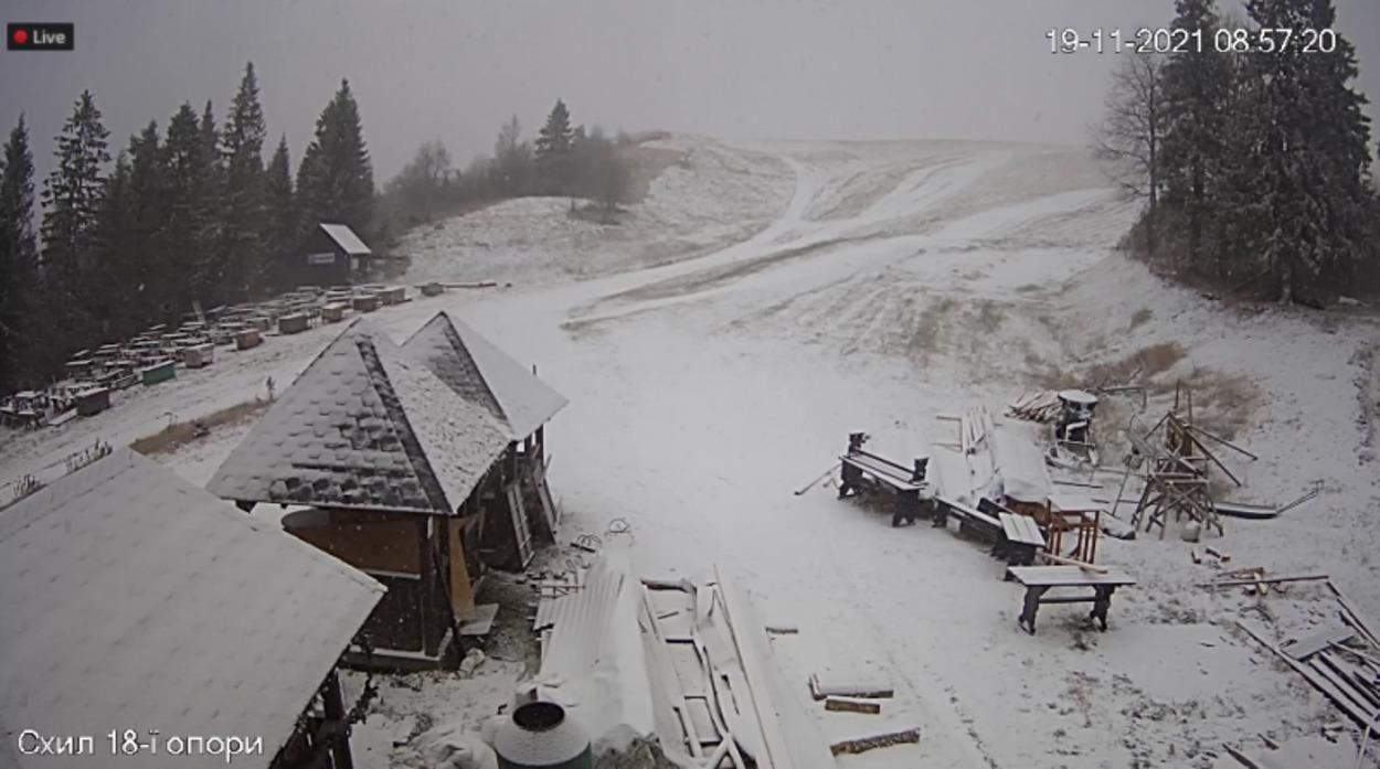 В горах на Львовщине выпал первый снег: волшебные фото