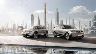 Создатель "Мивины" будет продавать свои электромобили в США: фото авто